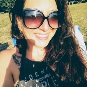 Meet your Posher, Teresa